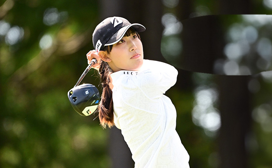 プロゴルファー馬場咲希選手のショットシーン
