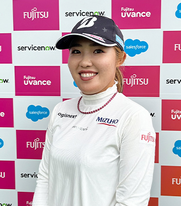 インタビューを受ける古江彩佳選手