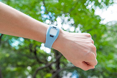 開発した虫よけバンド「BUG GUARD」