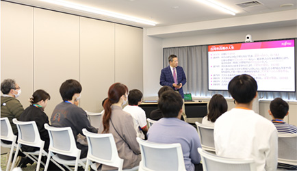 Fujitsu Technology Park 社会科見学の様子