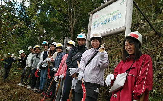 紀州龍神 せせらぎの森の植林・下草刈りなどの活動のメンバー集合写真