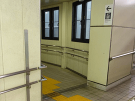 車椅子を使用される方へのご案内の画像