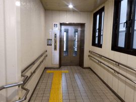 車椅子を使用される方へのご案内の画像