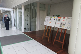 車椅子を使用される方へのご案内の画像