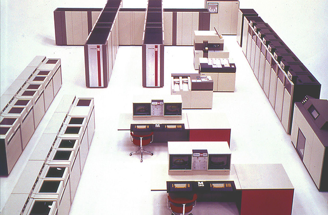 FACOM M-190の画像