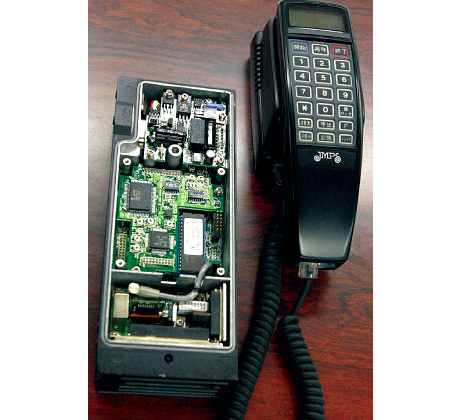 自動車電話端末｜富士通