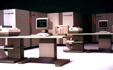 FUJITSU M-1800モデルグループ（1990年）｜富士通