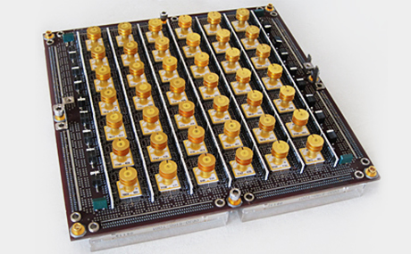 LSIパッケージMB11K搭載のMCCボード（1975年）の画像