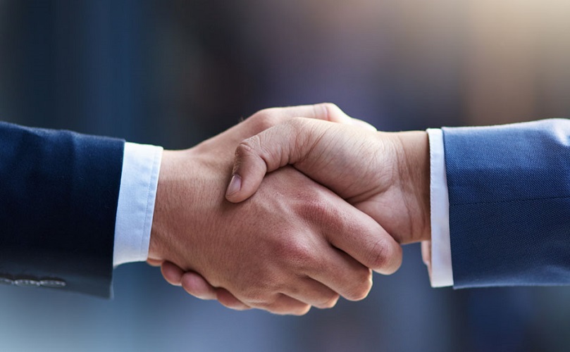 握手するビジネスマンの手