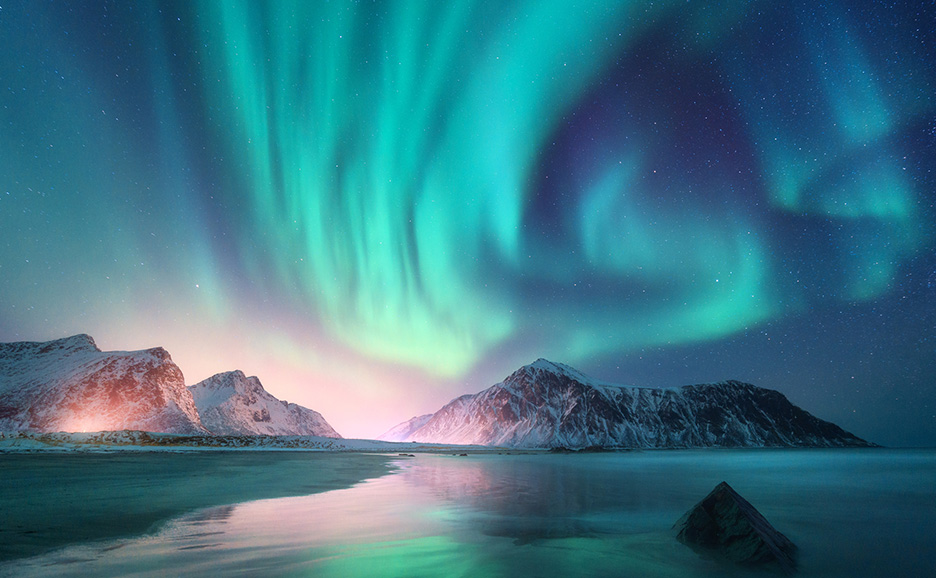 Photographies des aurores boréales et des montagnes d'hiver