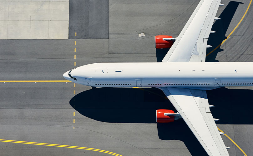 Top-Ansicht eines Flugzeugs auf dem Tarmac