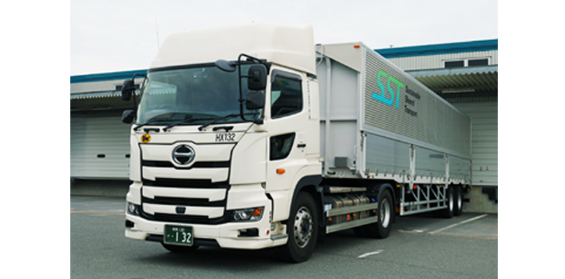 ヤマトホールディングス傘下のSustainable Shared Transport株式会社は規格が異なる会社と共同で荷物を配送する