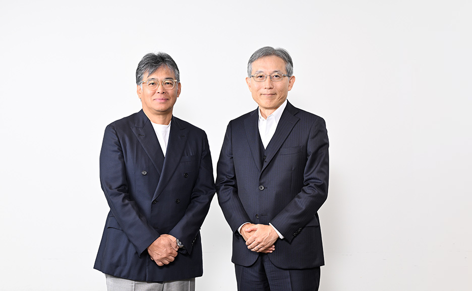 富士通　代表取締役社長　時田 隆仁（左）と みずほフィナンシャルグループ　取締役 兼 執行役 グループCIO　金澤 光洋 氏（右）