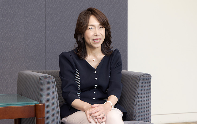 執行役員副社長 COO（サービスデリバリー担当） 島津 めぐみ