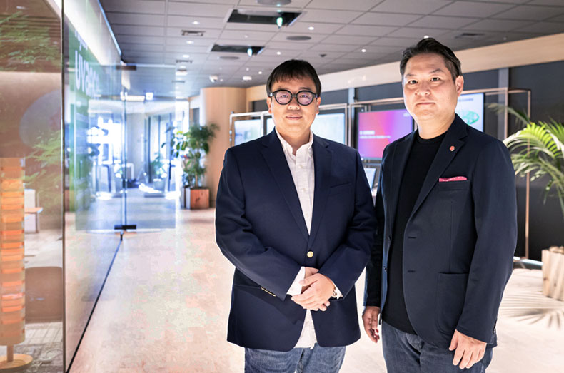 株式会社PocketRD 代表取締役 籾倉 宏哉 氏(写真左) 富士通株式会社 執行役員 EVP CIO(兼)CDXO 福田 譲(写真右)