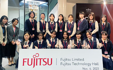 清泉女学院の生徒の方々と、工場見学当日の様子