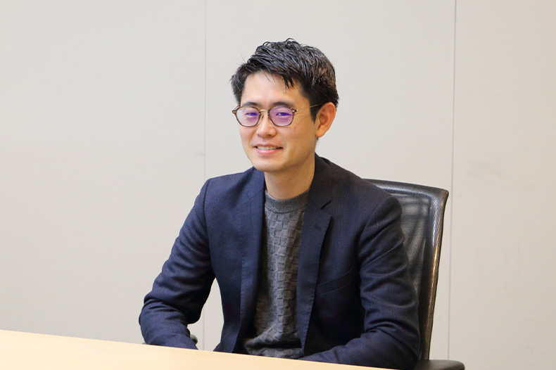 株式会社ひろぎんホールディングス DX統括グループ DX戦略室 飯田 泰之 氏