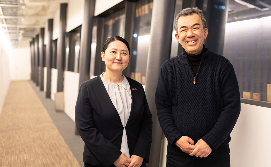 東京大学 大学院情報学環 教授　ユビキタス情報社会基盤センター長　越塚 登氏と富士通　マネージャー、博士（環境科学）永野 友子