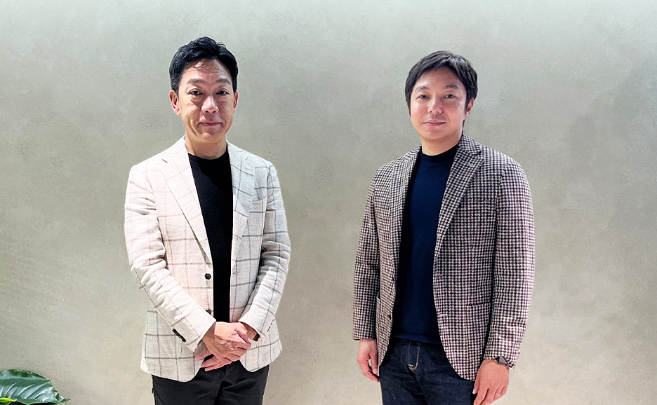 表紙左から、富士通株式会社　Uvance Customer Engagement本部 本部長　宮田 伸一（企画責任者）、富士通株式会社　Uvance Customer Engagement本部 シニアディレクター　安東 雄介（塾長・実行責任者）