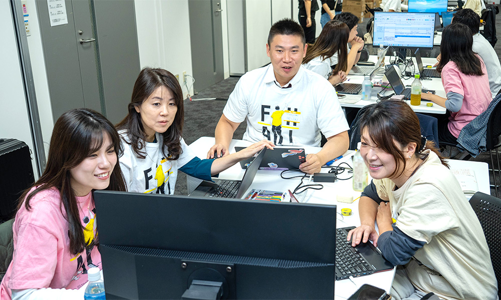 テーブルごとの議論風景