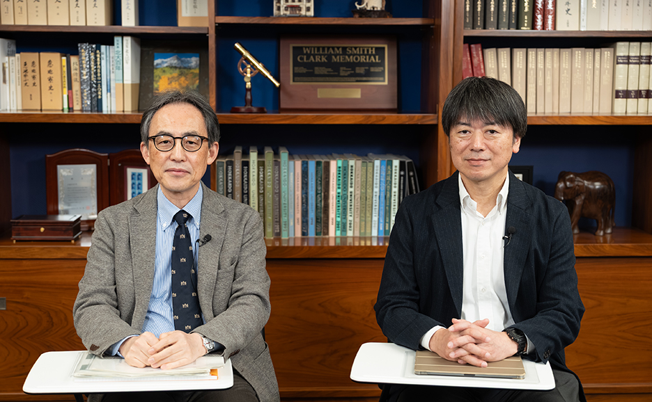 写真左から、北海道大学 理事 山本 文彦氏と富士通 CHRO 平松 浩樹