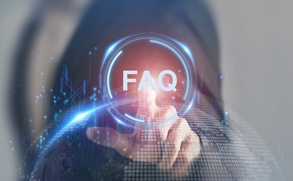 未来的な画面の「FAQ」ボタンをタッチする手。