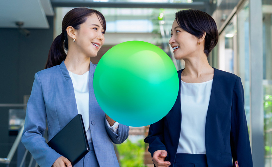 2人の女性が話している