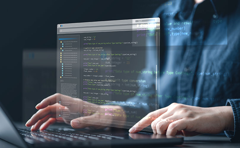 プログラミングコードを実行する手元の様子。
