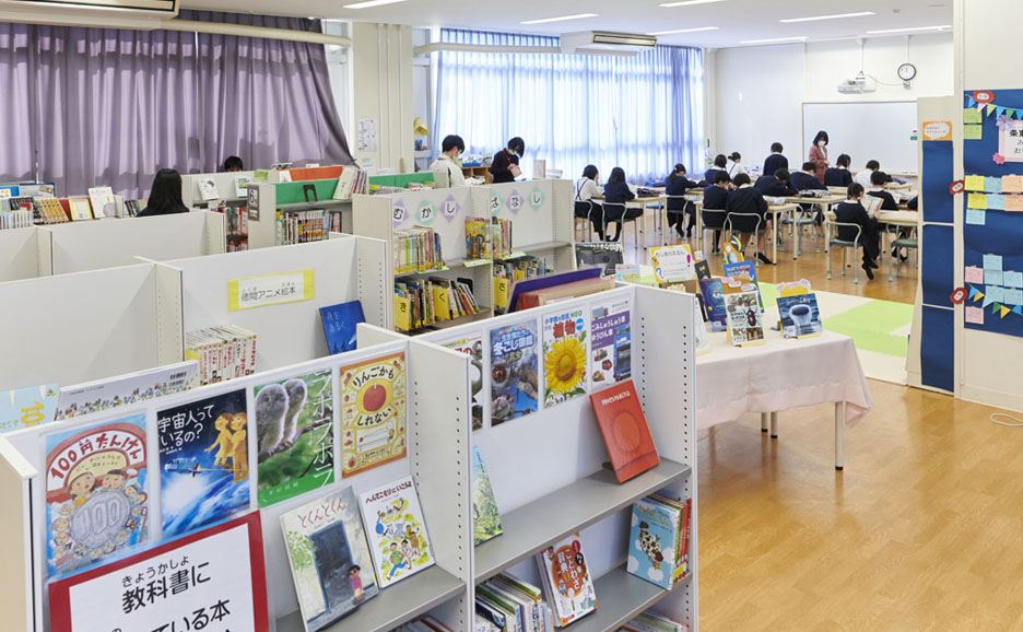 泉大津市立図書館SHEEPLA内観