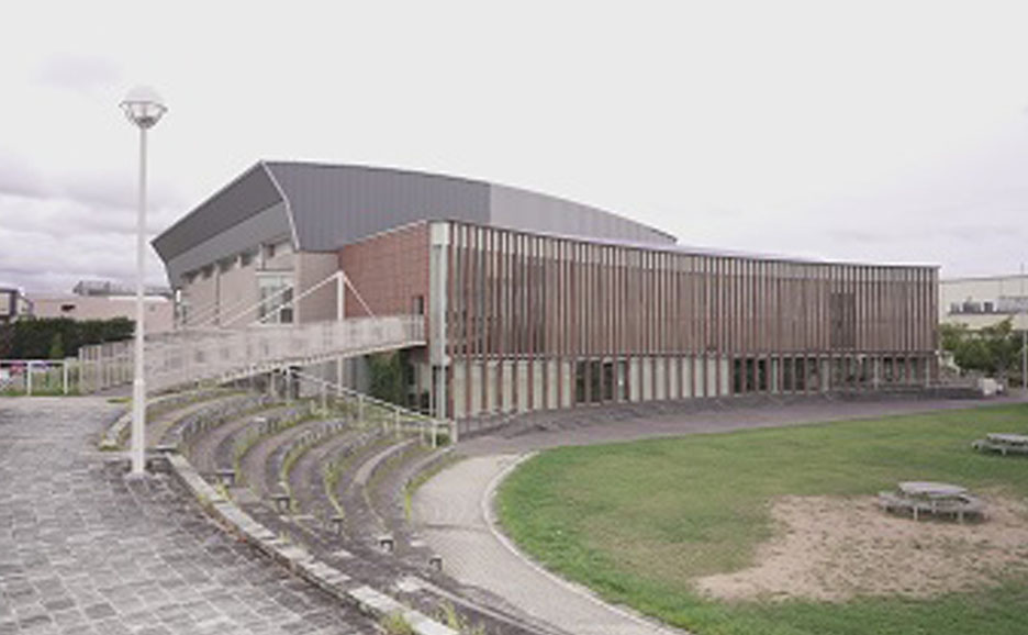 三田市立図書館外観