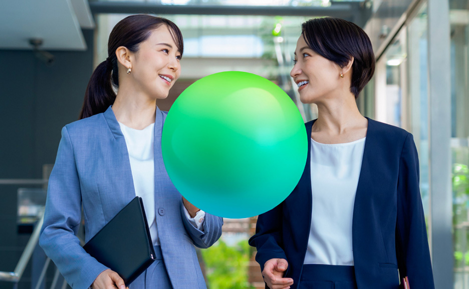 2人の女性が話している