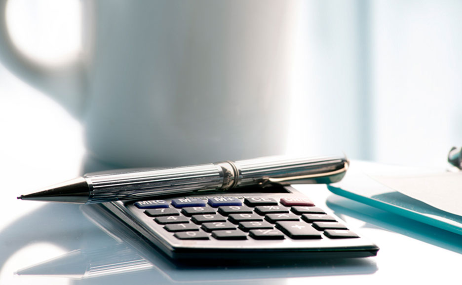 計算機とボールペン