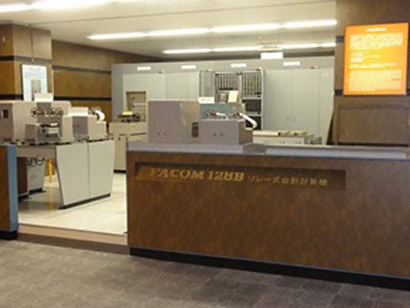 世界最古級コンピュータ「富士通リレー式計算機」保守-02