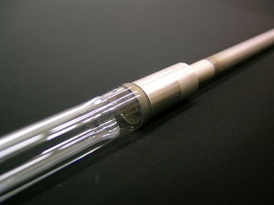 ガラスと金属の接合02