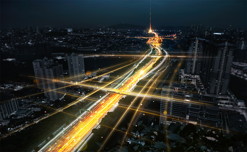 夜景,光の筋が通る交通網