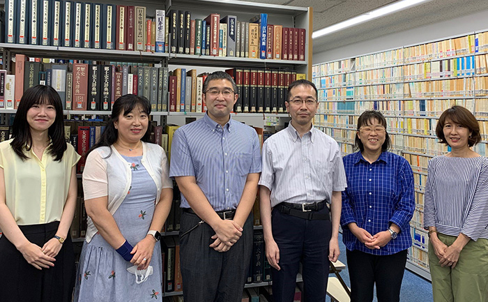 聖学院大学総合図書館 学務部司書課 と学校法人聖学院 法人センター統括部 の皆さま