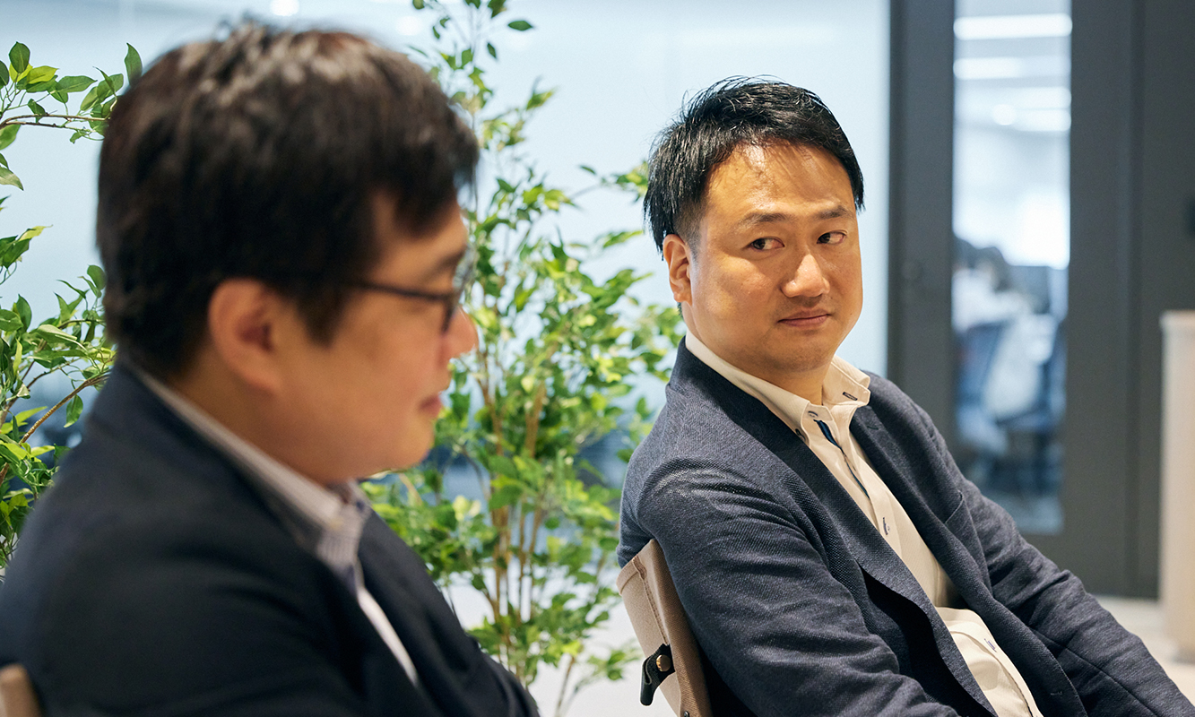 コーポレート本部 山田有様(左)、SEイノベーション本部 磯野亮様(右)