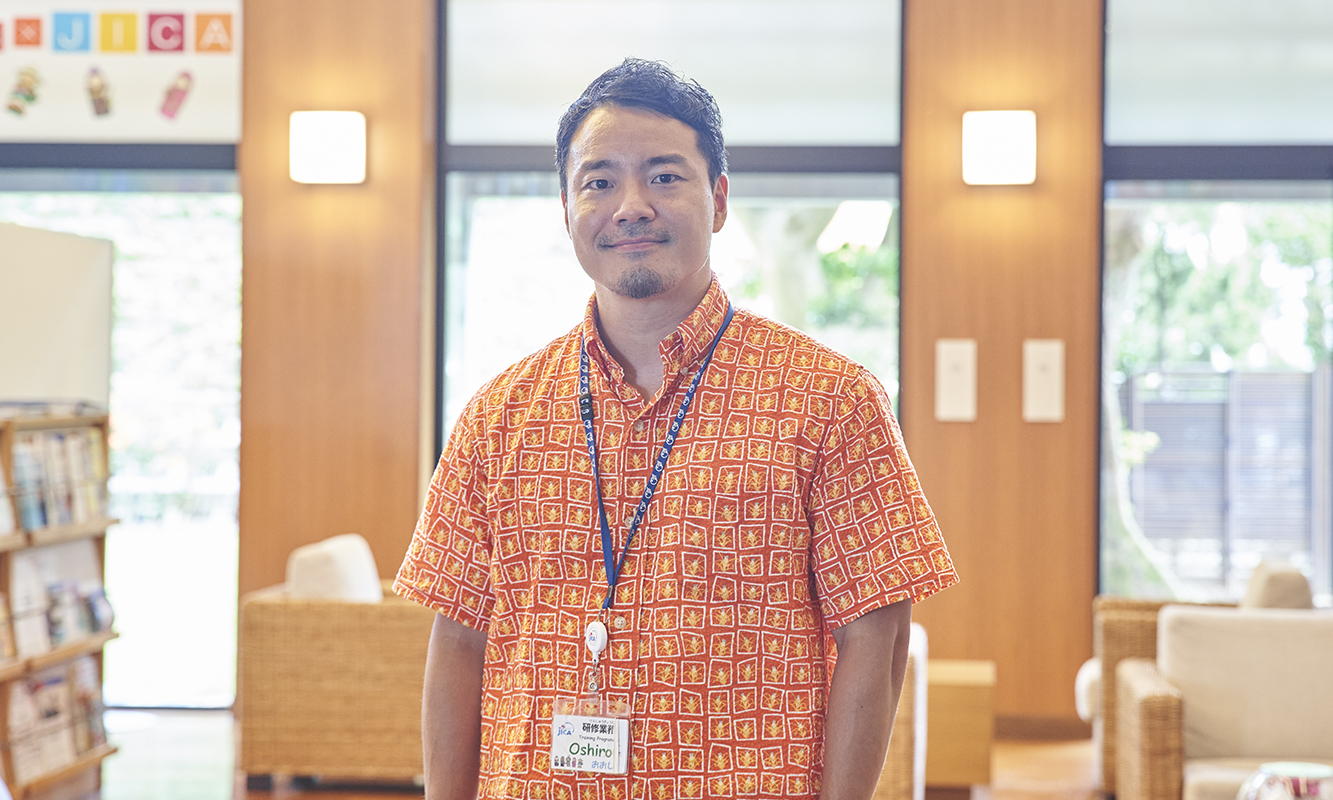 研修業務課 専門嘱託 大城 洋作 様