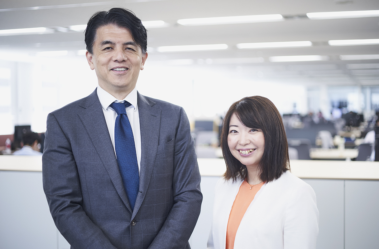 執行役員 村上 和也(左)、 Industry Group マネージャー 山本 さき(右)