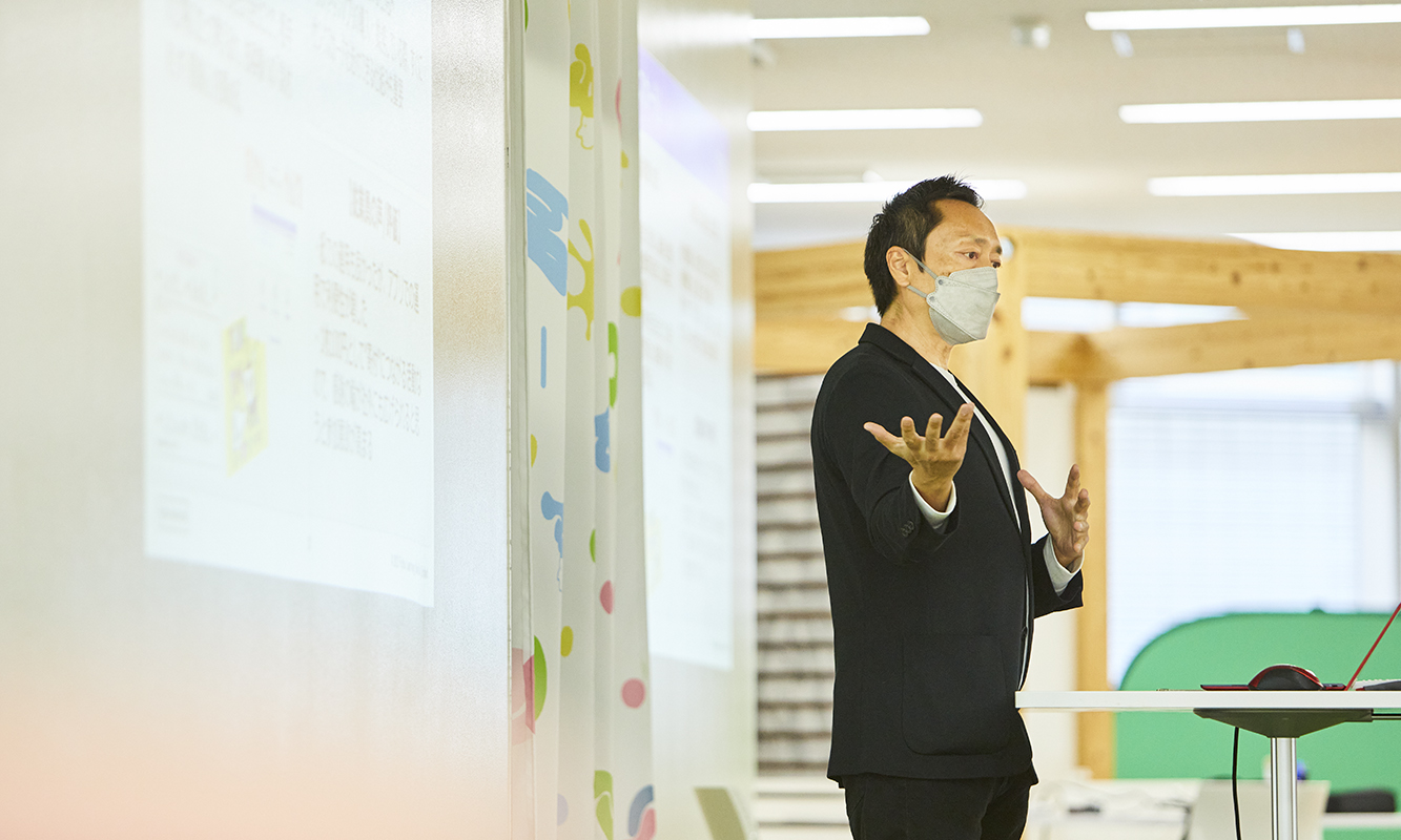 講演するソリューション本部 富士通プロジェクト統括部 人材育成デザイン準備室 室長 伊藤 正泰
