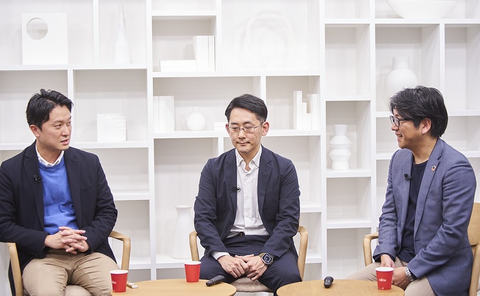 株式会社りそな銀行 榊原風慧氏（左）、日本精工株式会社 徳増誠氏（中）、ニッセイ情報テクノロジー株式会社　平井 繁行 氏（右）