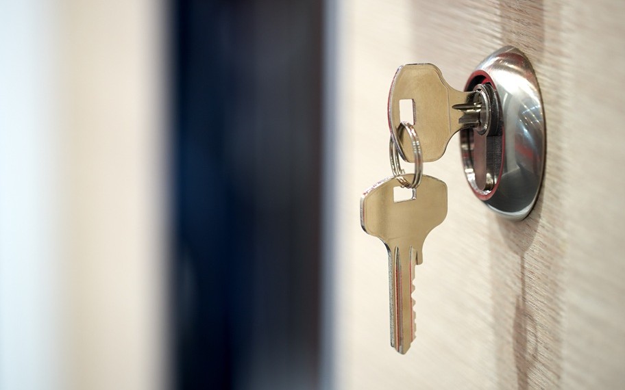 The key stuck in the keyhole