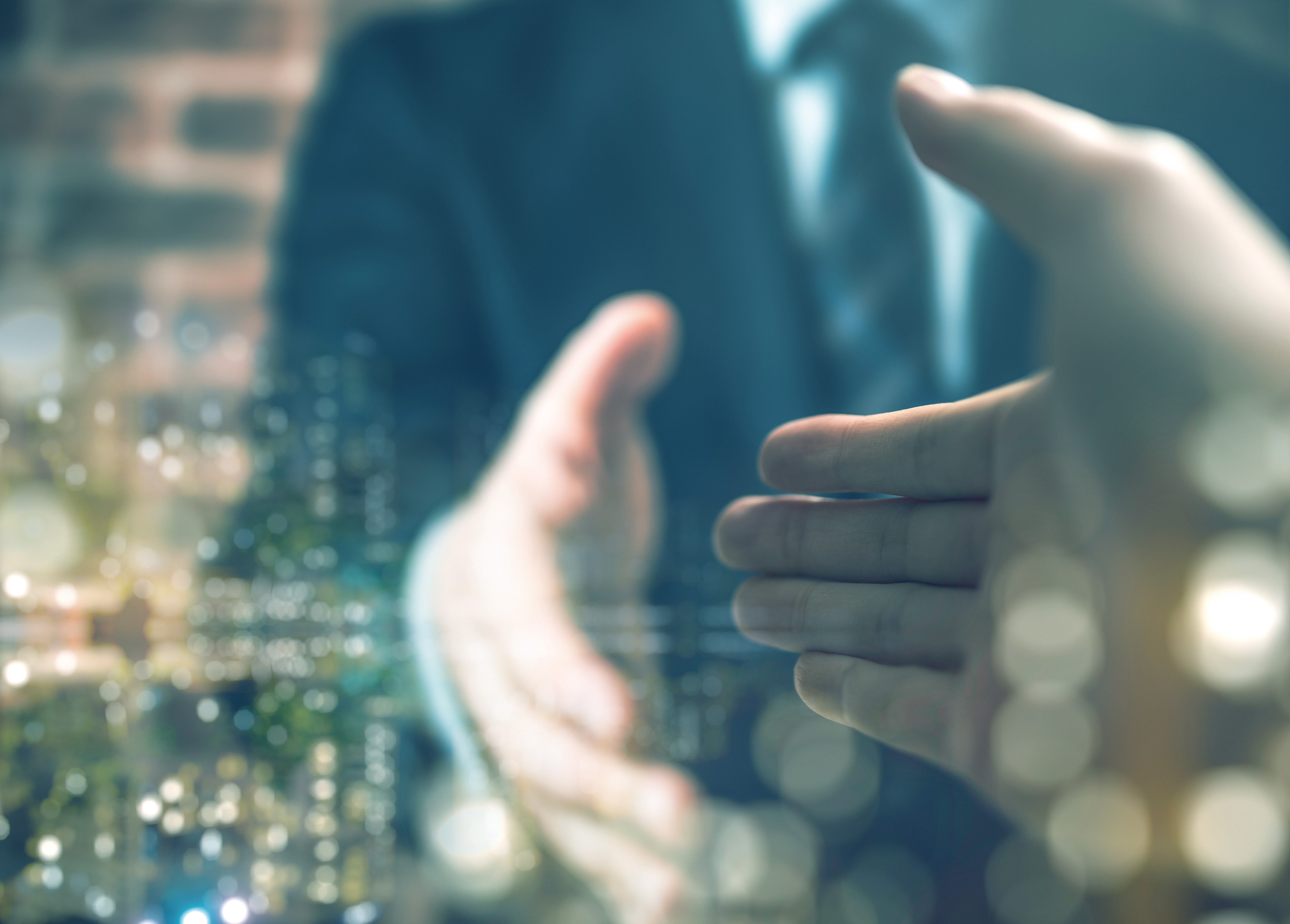 握手するビジネスマンの手