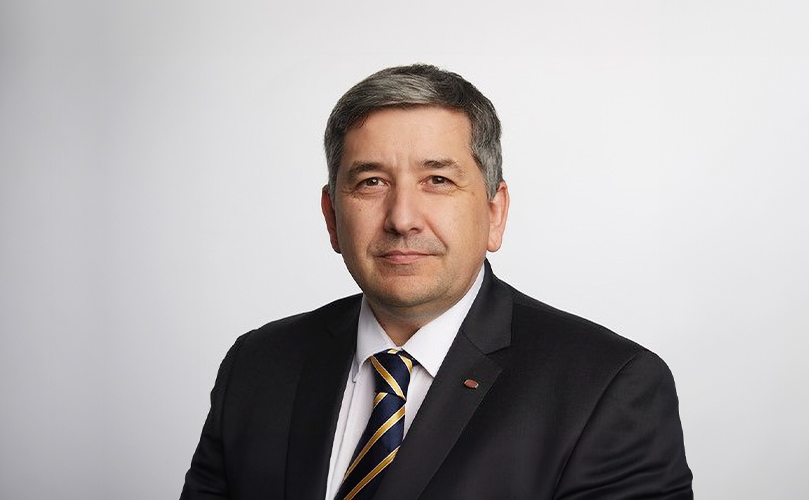 富士通株式会社 Nick Cowell