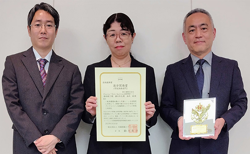 左から、金武 純、湯本 麻子、藤田 卓志