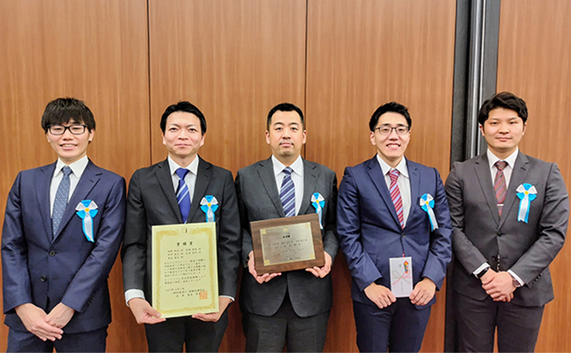 左から、津山 慶之、紺野 剛史、吉岡 隆宏、井手 健太、白石 壮大