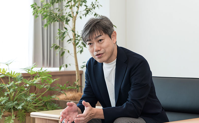 Scene from an interview showing Satoshi Mihara, Head of Global Technology Practice, Managing Partner, Uvance Wayfinders, Fujitsu Limited